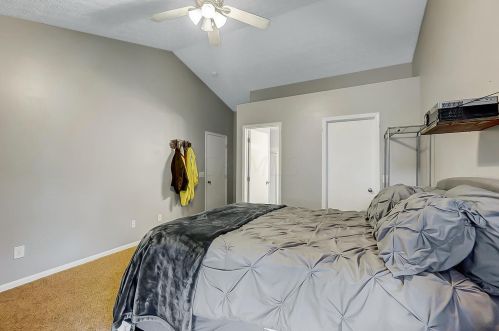 2227 Frst Rdg Dr, Hebron OH 43025-8000 exterior