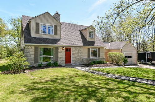 1206 121, Milwaukee WI 53226-3109 exterior