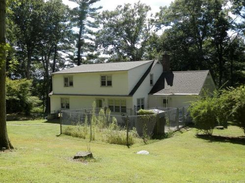 136 Putnam Pike, Killingly CT 06241-1628 exterior
