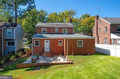 7413 Wildwood Dr, Silver Spring MD 20912-7441 exterior