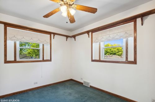 224 Highland Ave, Elmhurst IL 60126-2557 exterior