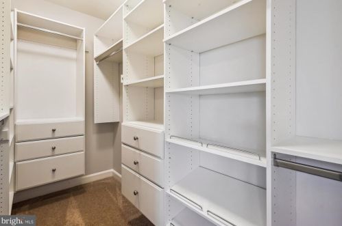 4653 Kirkpatrick Ln, Alexandria VA 22311-4913 exterior