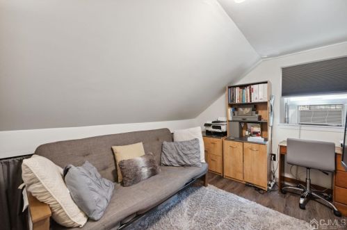 127 Woodbridge Ave, Metuchen NJ 08840-2030 exterior