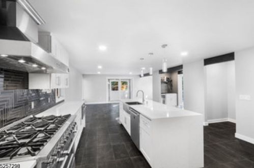 2 Baxter Farm Rd, Morristown NJ 07960-6609 exterior