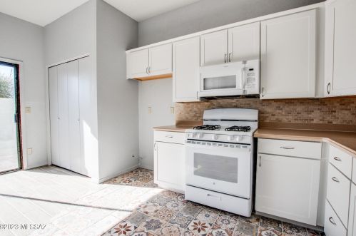 254 Melridge St, Tucson AZ  85706-3352 exterior