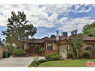 6929 Newcastle Ave, Los Angeles CA  91335-2125 exterior