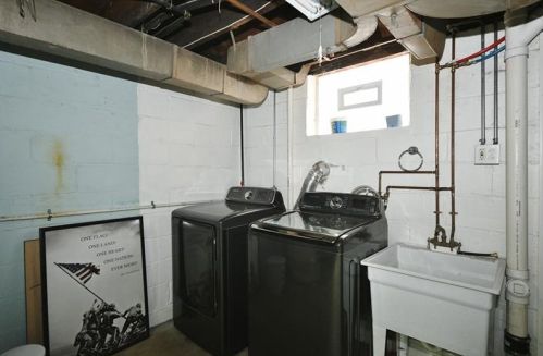 921 Meadowcroft Ave, Pittsburgh PA 15216-1119 exterior