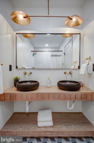 1025 51st St, Philadelphia PA  19143-4213 exterior