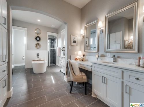 1306 Mystic Shr Blvd, Spring Branch TX 78070-5243 exterior