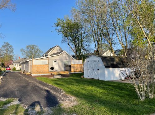 216 Park St, Watervliet MI 49098-9363 exterior