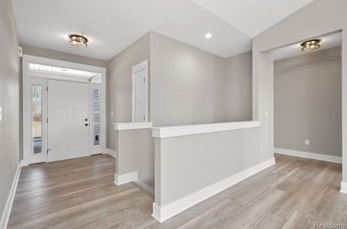 10478 Pne Vly Dr, Grand Blanc MI 48439-2677 exterior