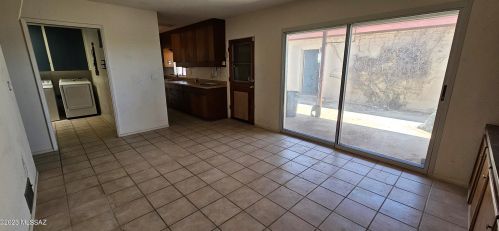 5302 Hawthorne St, Tucson AZ 85710-1645 exterior