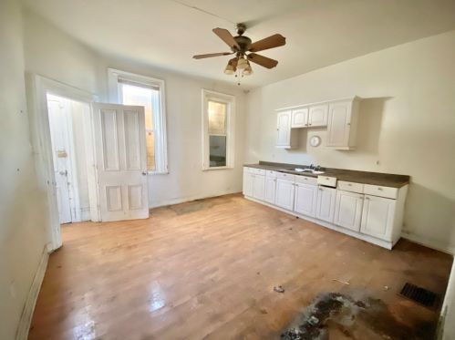 1311 Lowrie St, Pittsburgh PA 15212-4325 exterior