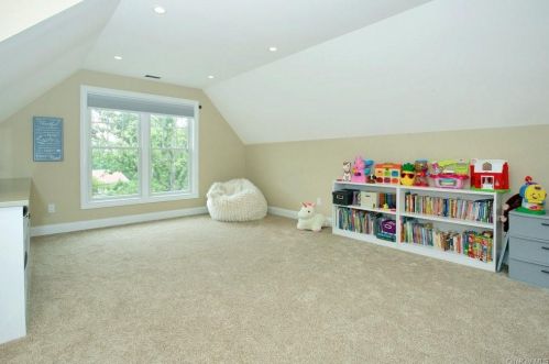 31 Locust Rd, Briarcliff NY 10510-1222 exterior