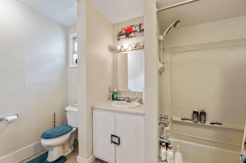 2207 3 St, Duluth MN 55805-1856 exterior