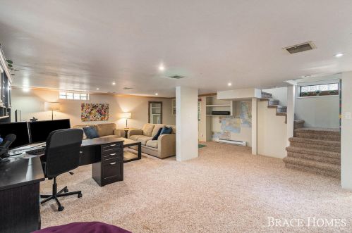 440 Mulford Dr, Grand Rapids MI 49507-3518 exterior