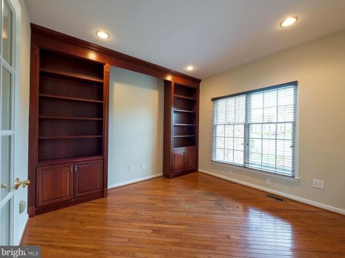 2009 Carmel Dr, Jamison PA 18929-1438 exterior