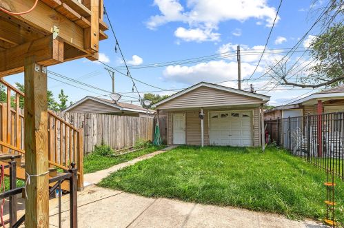 7257 Mozart St, Chicago, IL 60629-3030