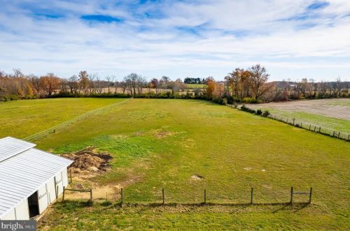 262 Lk Rd, Pilesgrove NJ 08098-3008 exterior