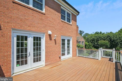 6340 Golf Crse Sq, Alexandria VA 22307-1225 exterior