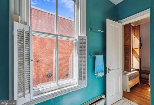 311 5 St, Washington DC 20003-1104 exterior