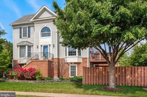 5800 Appleford Dr, Alexandria, VA 22315-5624