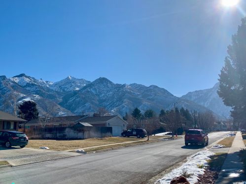 8672 Aspen Way, Sandy, UT 84093-1831