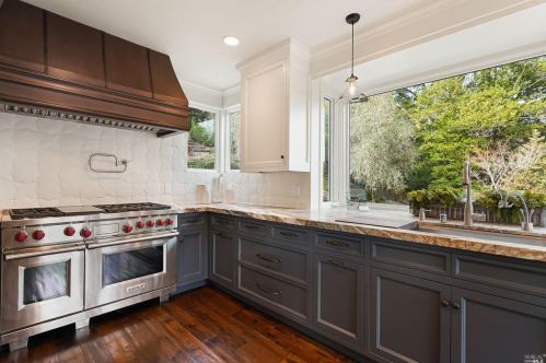 271 Buena Vis Ave, Mill Valley CA 94941-1261 exterior