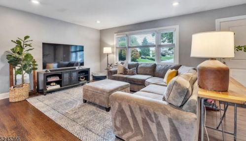 14 Connecticut St, Cranford, NJ 07016-2706