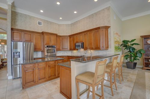 8280 Muirhead Cir, Boynton Beach FL 33472-5063 exterior