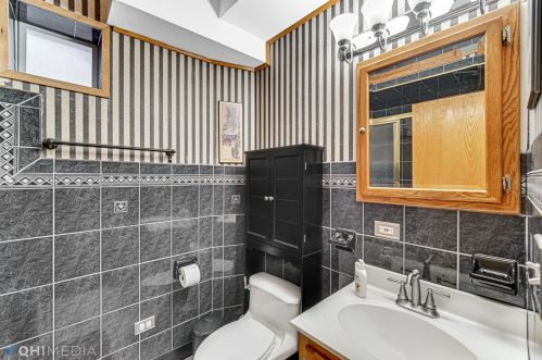 3244 Hamilton Ave, Chicago IL 60625-1403 exterior