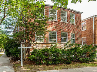 2656 Estes Ave, Chicago, IL 60645-3206