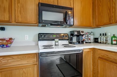 2227 Frst Rdg Dr, Hebron OH 43025-8000 exterior