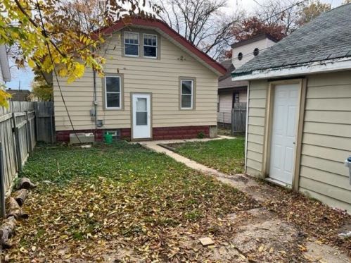 2669 54th St, Milwaukee, WI 53210-2328