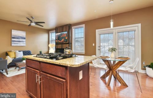 17028 Amity Dr, Rockville MD 20855-2578 exterior