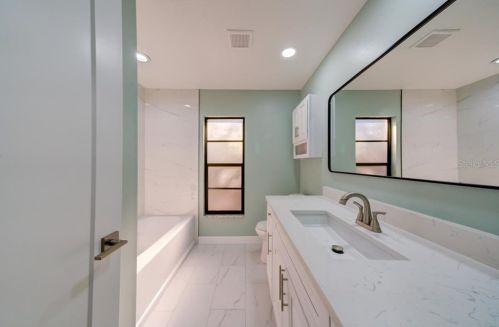 5012 Barrowe Dr, Tampa FL 33624-2593 exterior