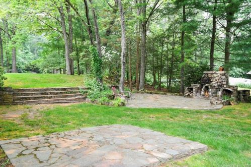 256 Autumn St, Manchester CT 06040-5553 exterior