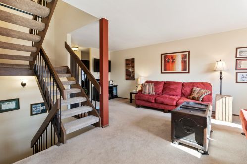 8983 70th St, Milwaukee, WI 53223-2151