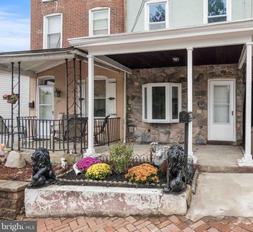907 Mulberry St, Chester, PA 19015-3041