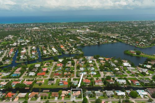 3612 Diane Dr, Boynton Beach FL 33435-8521 exterior