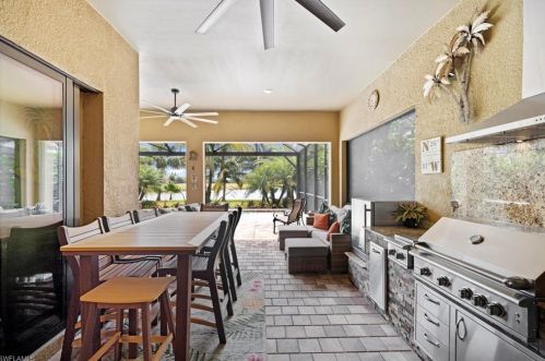 2739 Aviamar Cir, Naples FL 34114-9565 exterior