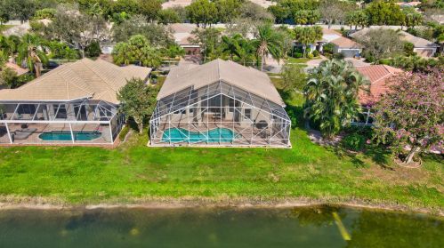 12121 Oakvista Dr, Boynton Beach FL 33437-6352 exterior