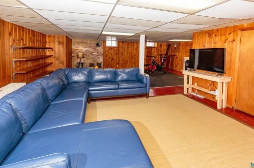 2703 Superior St, Duluth MN 55812-2344 exterior