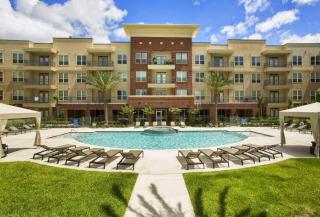 8877 Lakes At 610 Dr, Houston TX  77054-2591 exterior