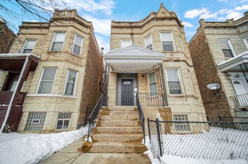 3750 Cermak Rd, Chicago IL  60623-3013 exterior