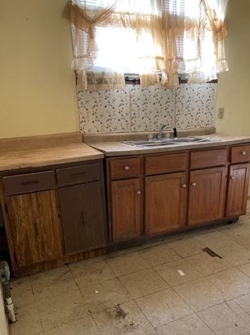 1414 10 Ave, Broadview IL 60153-1541 exterior