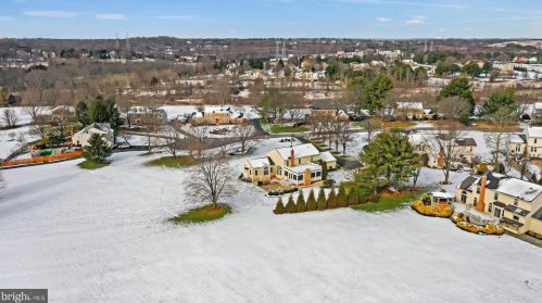 19840 Meredith Dr, Rockville MD 20855-2426 exterior