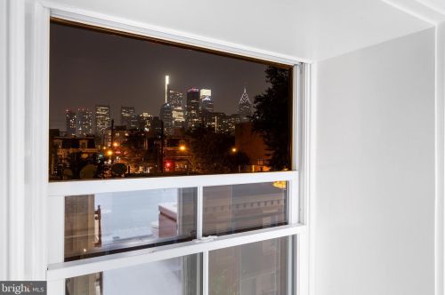 718 22nd St, Philadelphia PA 19130-0027 exterior