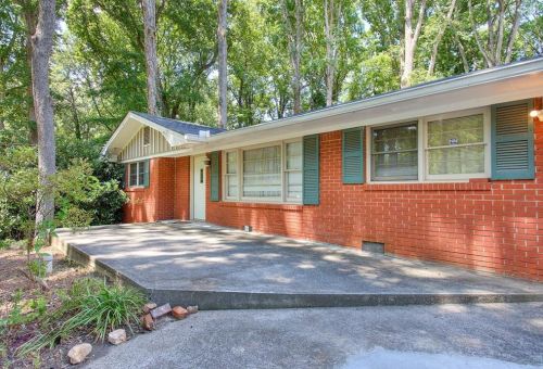 1636 Camelot Cir, Tucker, GA 30084-7705