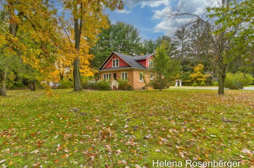 2951 Black Crk Rd, Meskegon MI 49444-2607 exterior